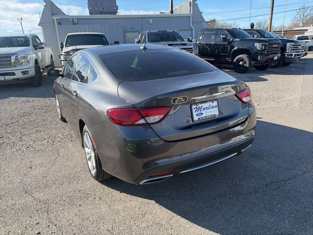 Used 2017 Chrysler 200 Limited Platinum w/ Comfort & Convenience Group FWD image 2