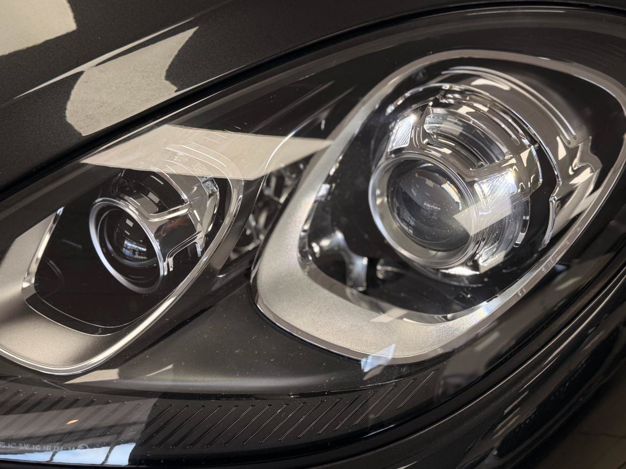 Used 2018 Porsche Macan AWD/4WD image 10