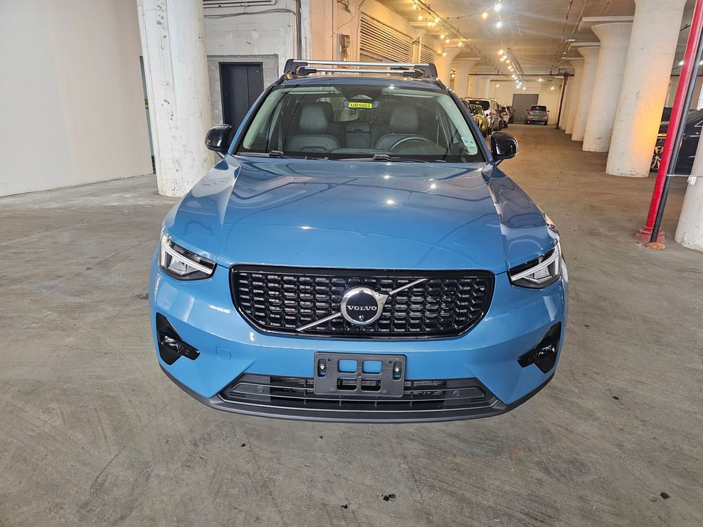 Certified 2023 Volvo XC40 B5 Plus w/ Protection Package Premier AWD/4WD image 6