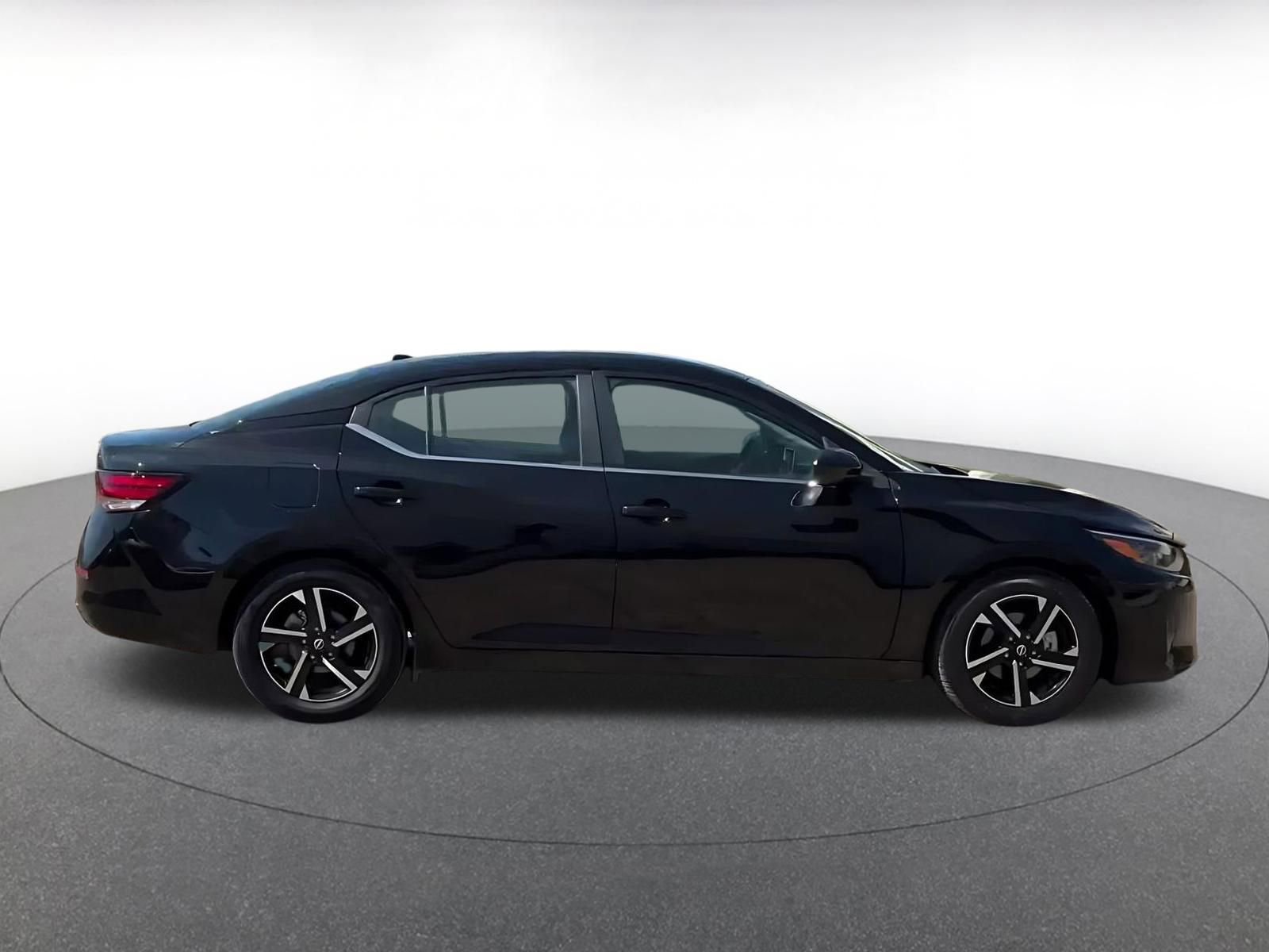 Used 2025 Nissan Sentra SV FWD image 15