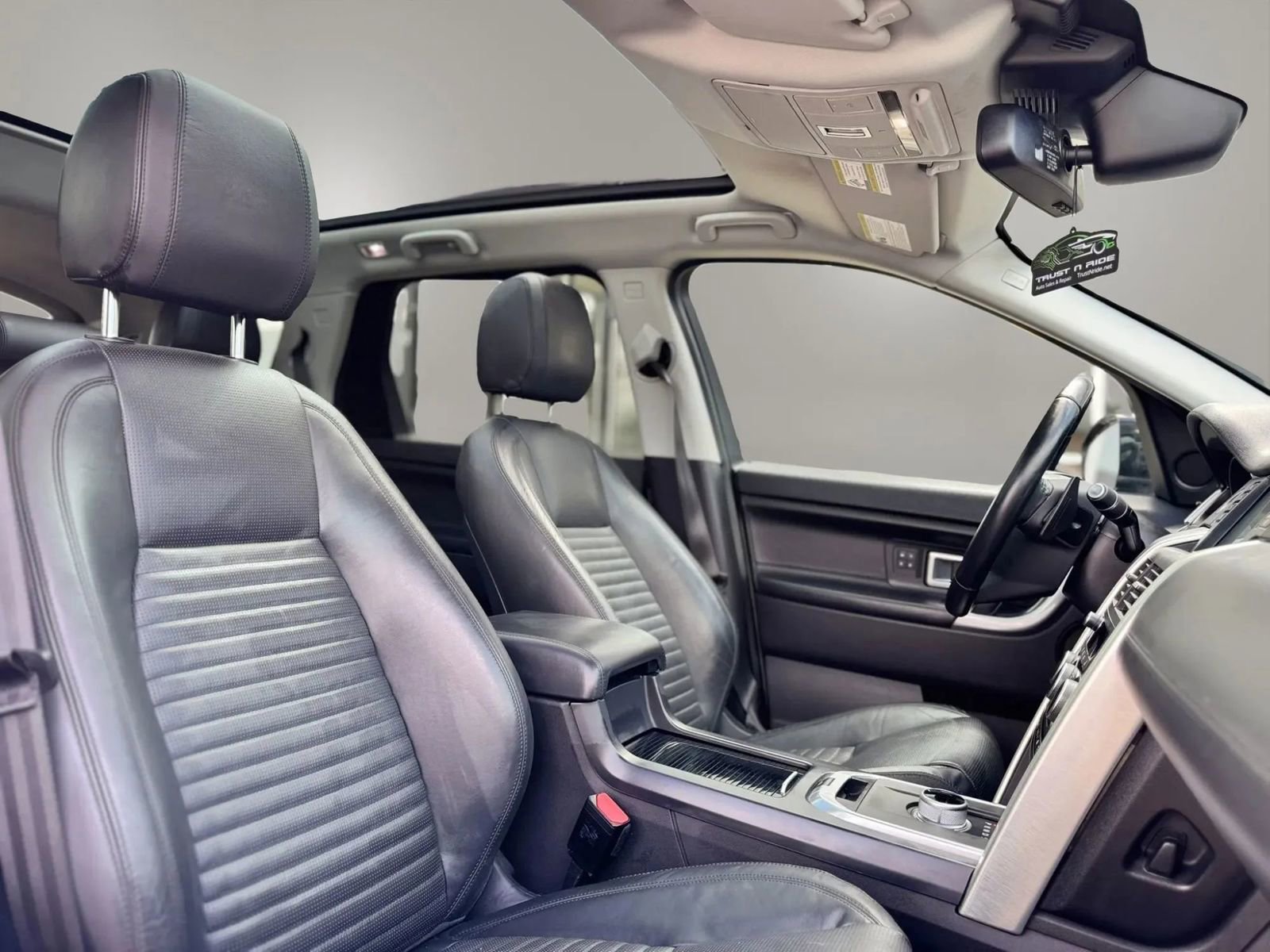 Used 2016 Land Rover Discovery Sport HSE Luxury image 22