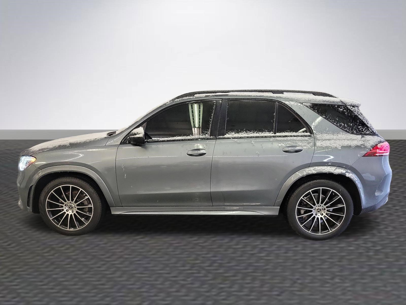 Used 2022 Mercedes-Benz GLE 350 4MATIC w/ AMG Line Exterior image 4