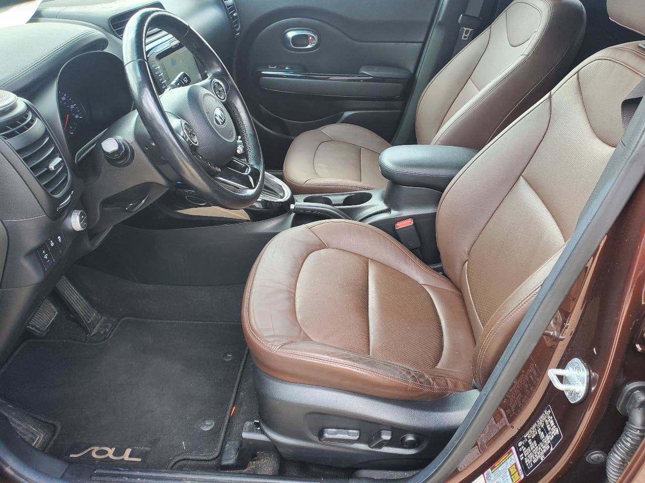 Used 2017 Kia Soul + FWD image 15