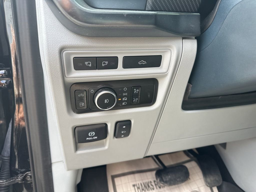 Used 2023 Ford F150 Limited image 16