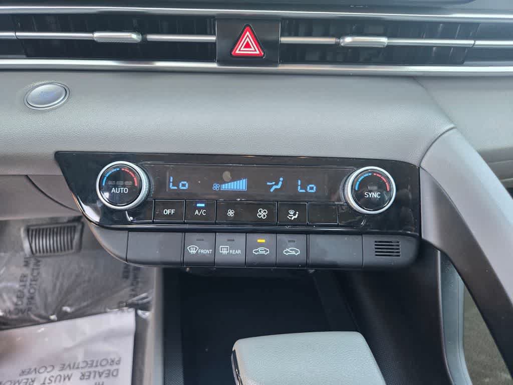 Used 2023 Hyundai Elantra SEL FWD image 14