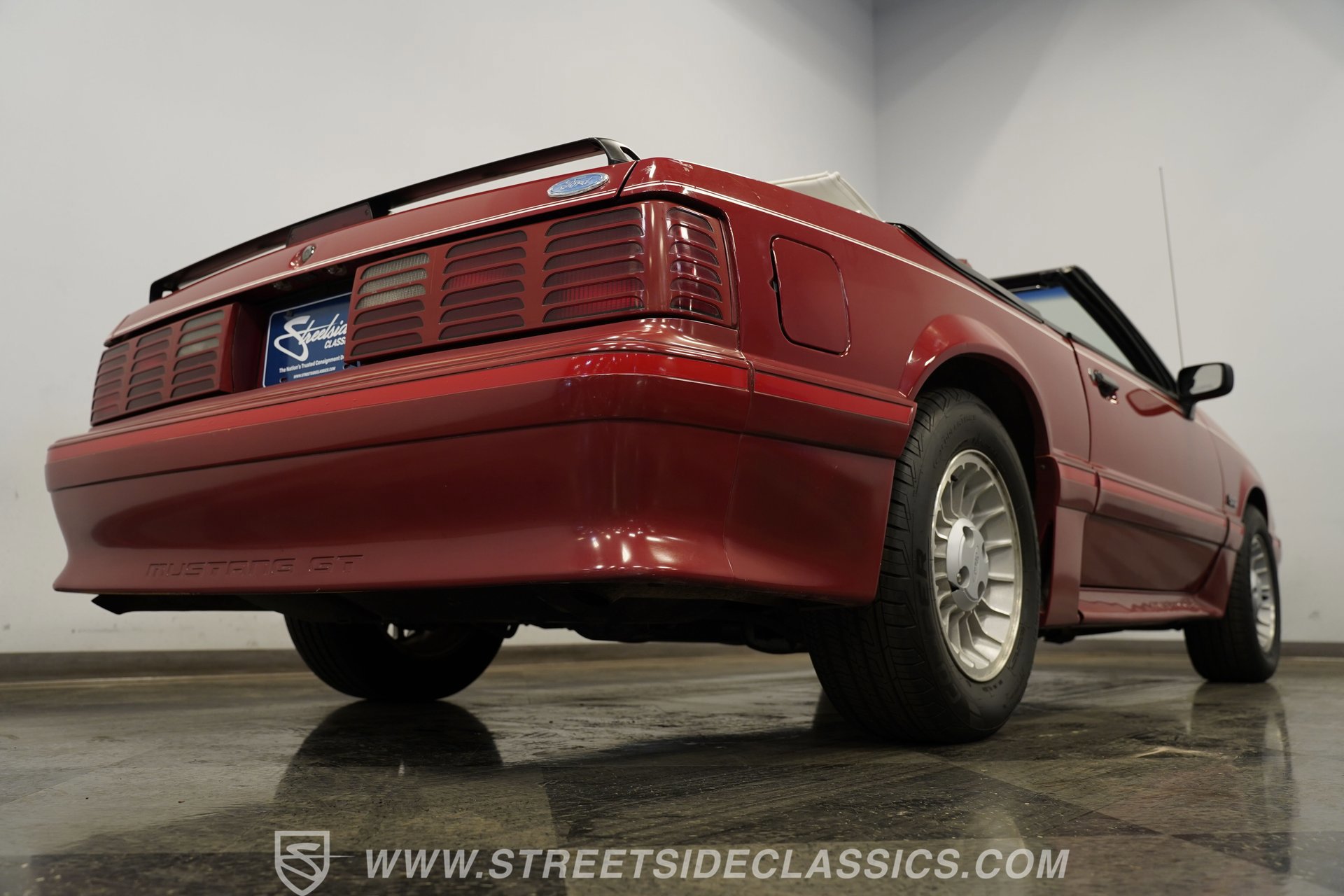 Used 1988 Ford Mustang GT RWD image 30