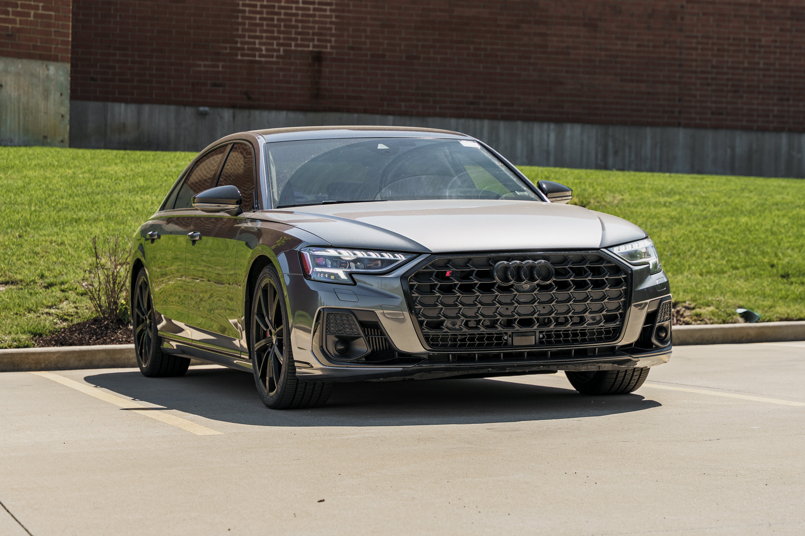 Used 2022 Audi S8 AWD/4WD video 1