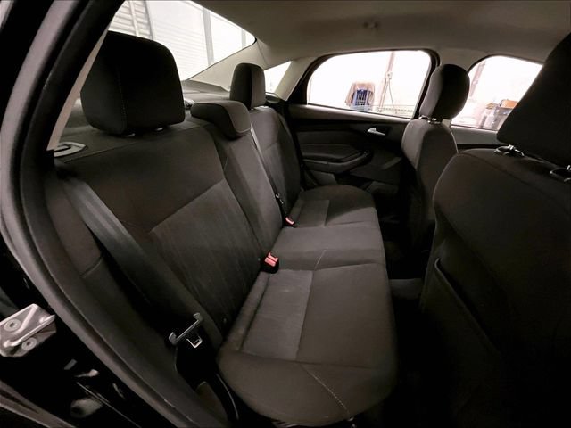 Used 2015 Ford Focus SE w/ SE Sport Package FWD image 27
