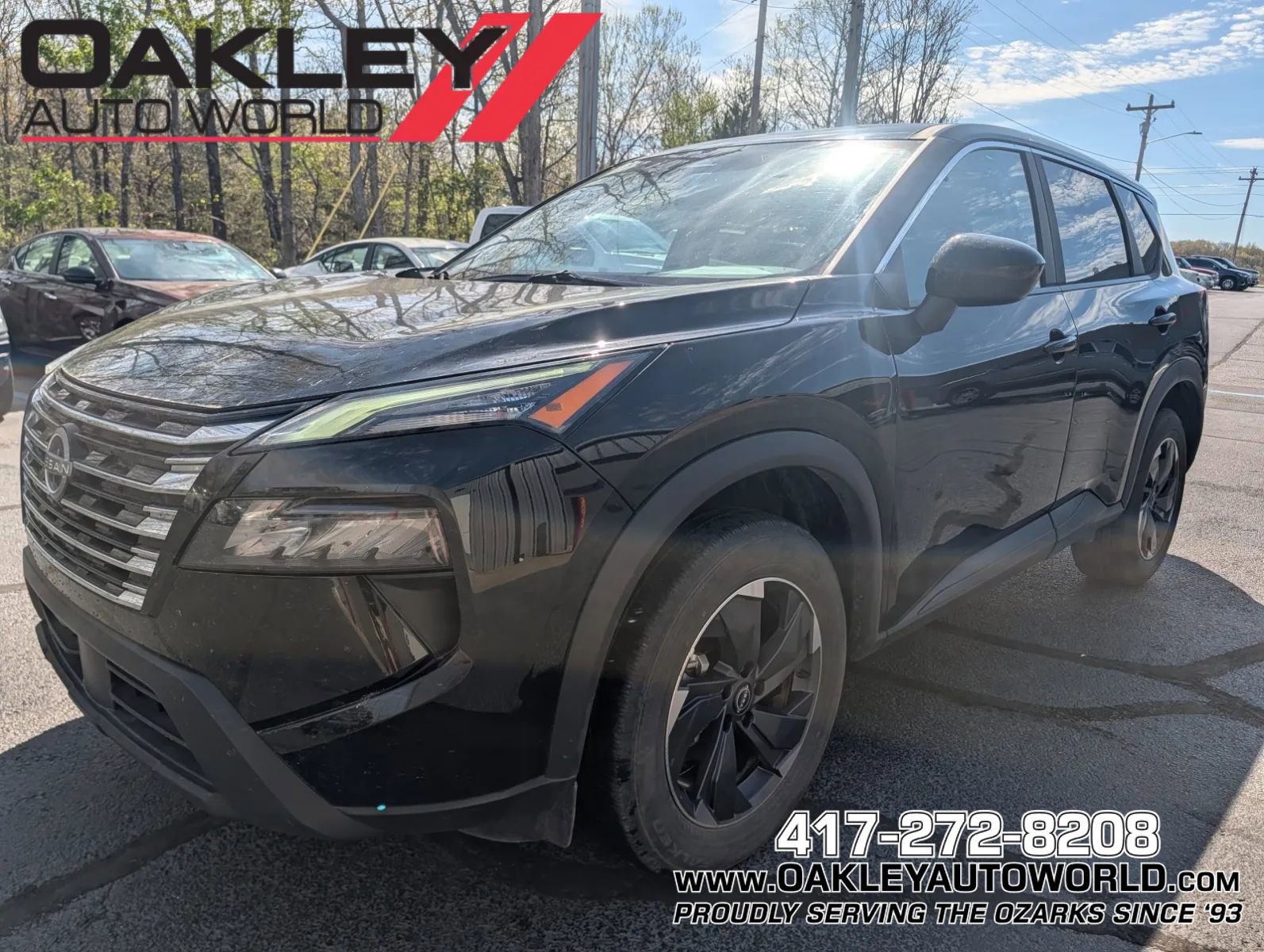 Used 2025 Nissan Rogue SV image 1