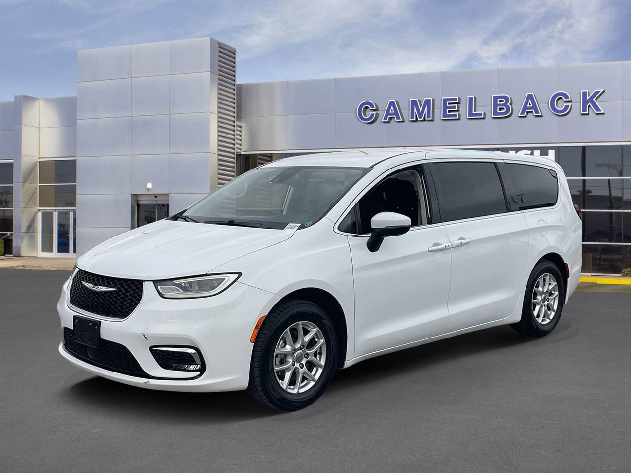 Used 2023 Chrysler Pacifica Touring-L image 33