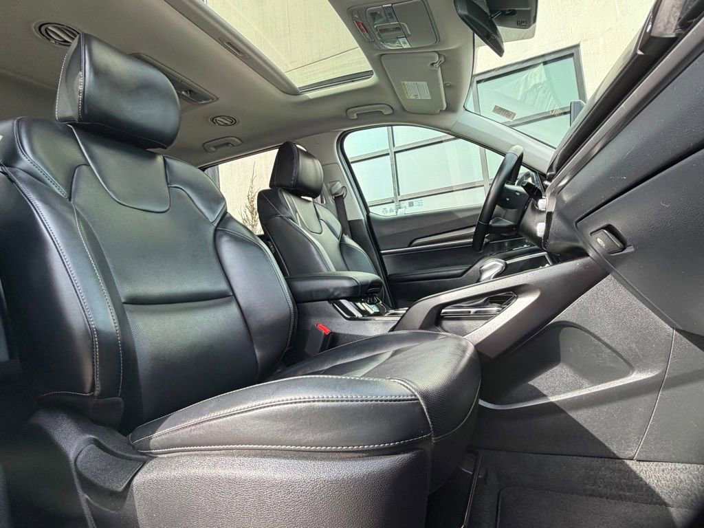 Used 2025 Kia Telluride S image 21
