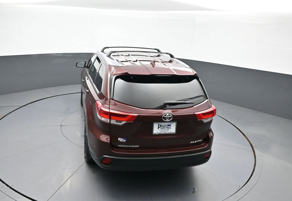 Certified 2019 Toyota Highlander XLE AWD/4WD image 41