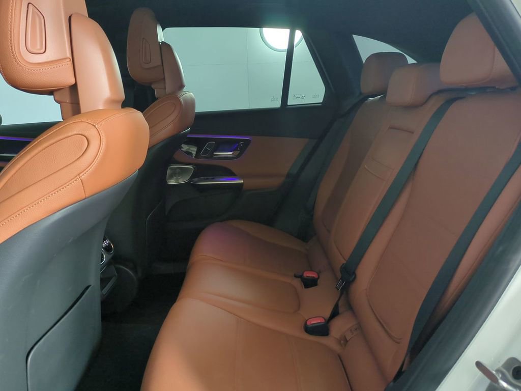 Used 2024 Mercedes-Benz GLC 300 4MATIC image 16