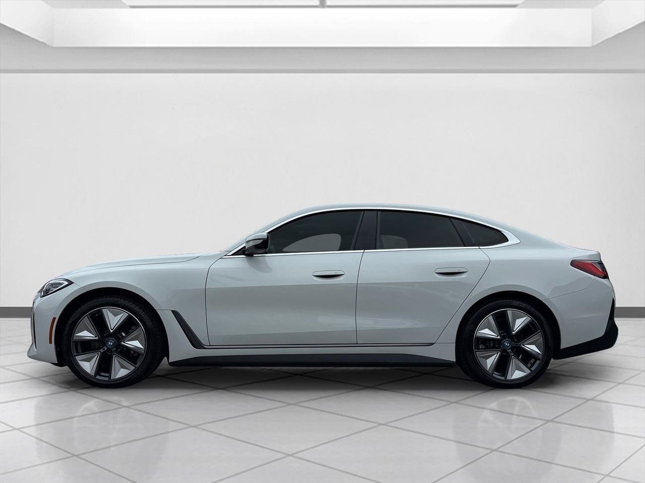 Used 2023 BMW i4 eDrive35 w/ Premium Package RWD image 2