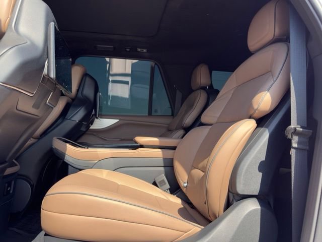 Used 2025 Lincoln Navigator L Black Label AWD/4WD image 16