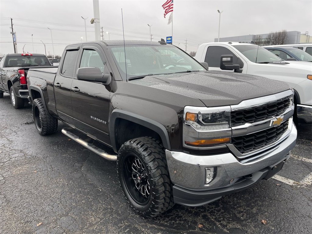 Used 2018 Chevrolet Silverado 1500 LT w/ All Star Edition image 13