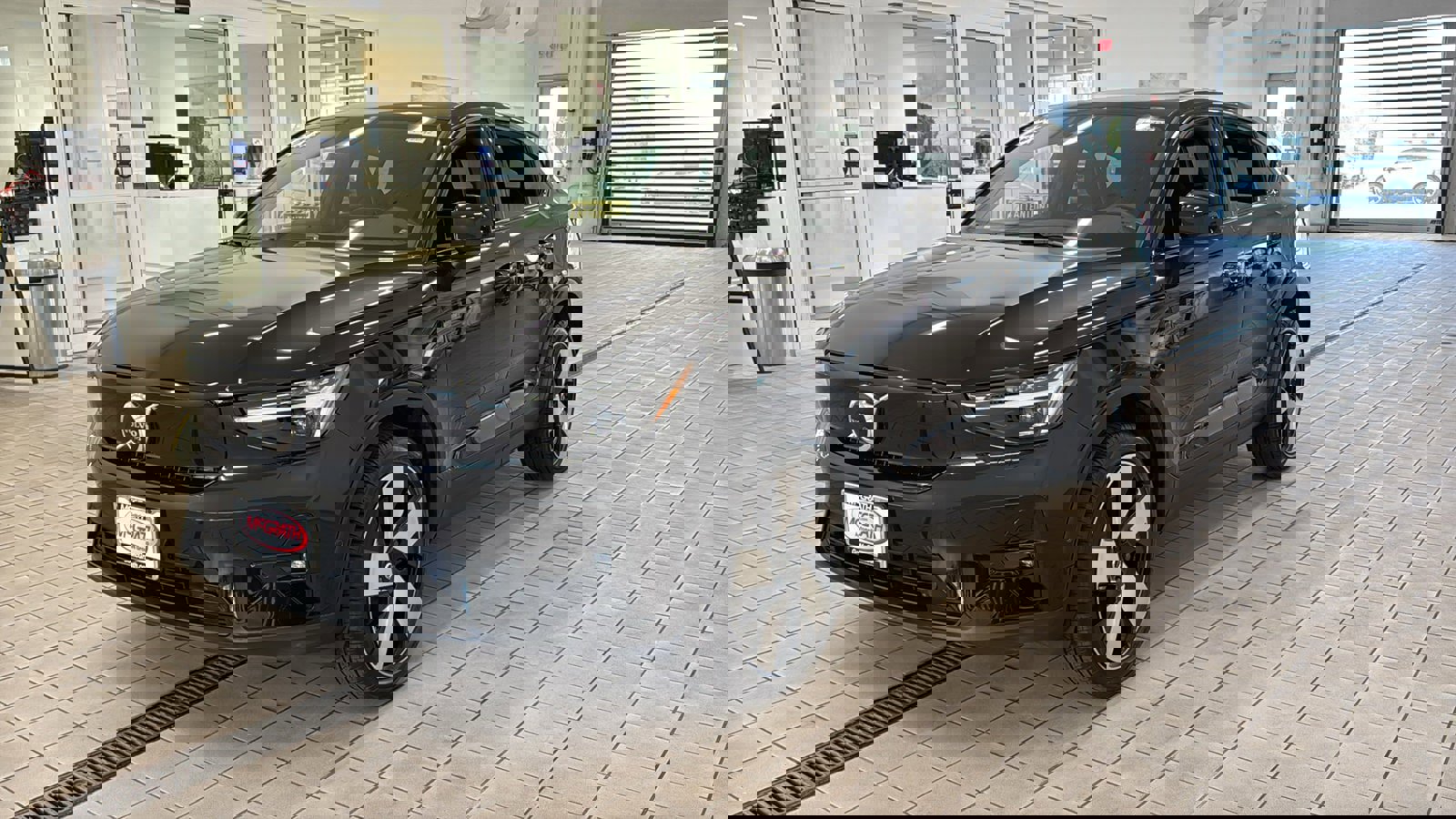 Used 2023 Volvo C40 P8 Recharge Ultimate image 9