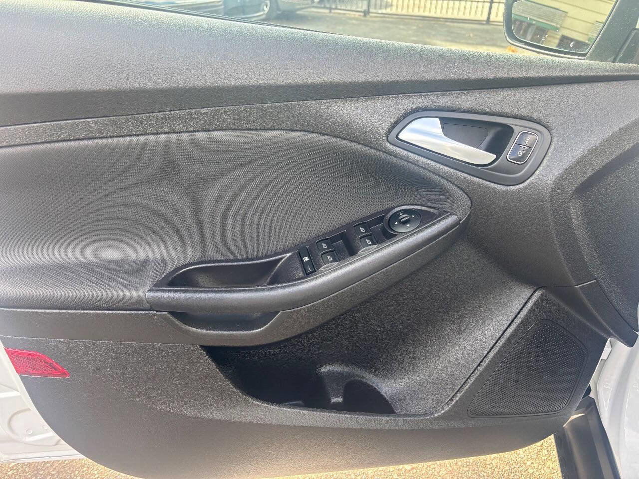 Used 2016 Ford Focus SE image 16