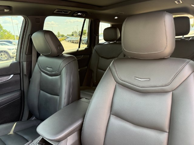 Used 2024 Cadillac XT6 Luxury w/ LPO, Floor Liner Package FWD image 13
