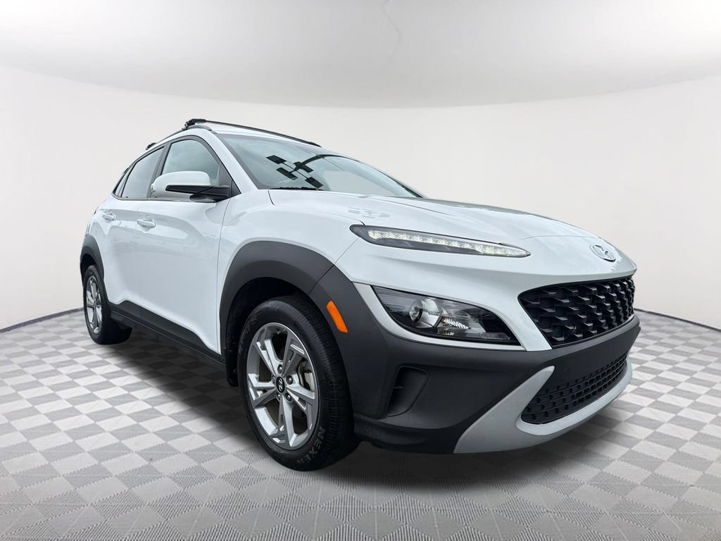 Used 2023 Hyundai Kona SEL FWD image 3