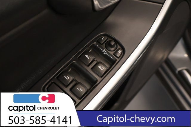 Used 2017 Volvo V60 T5 Premier w/ Convenience Package FWD image 10