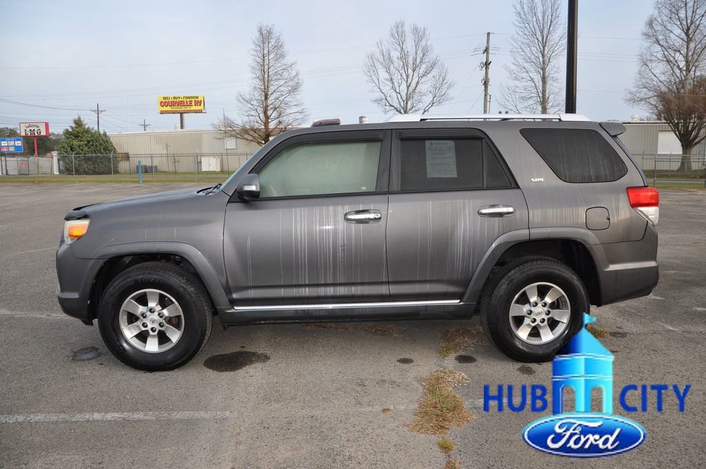 Used 2013 Toyota 4Runner SR5 w/ Convenience Pkg image 2
