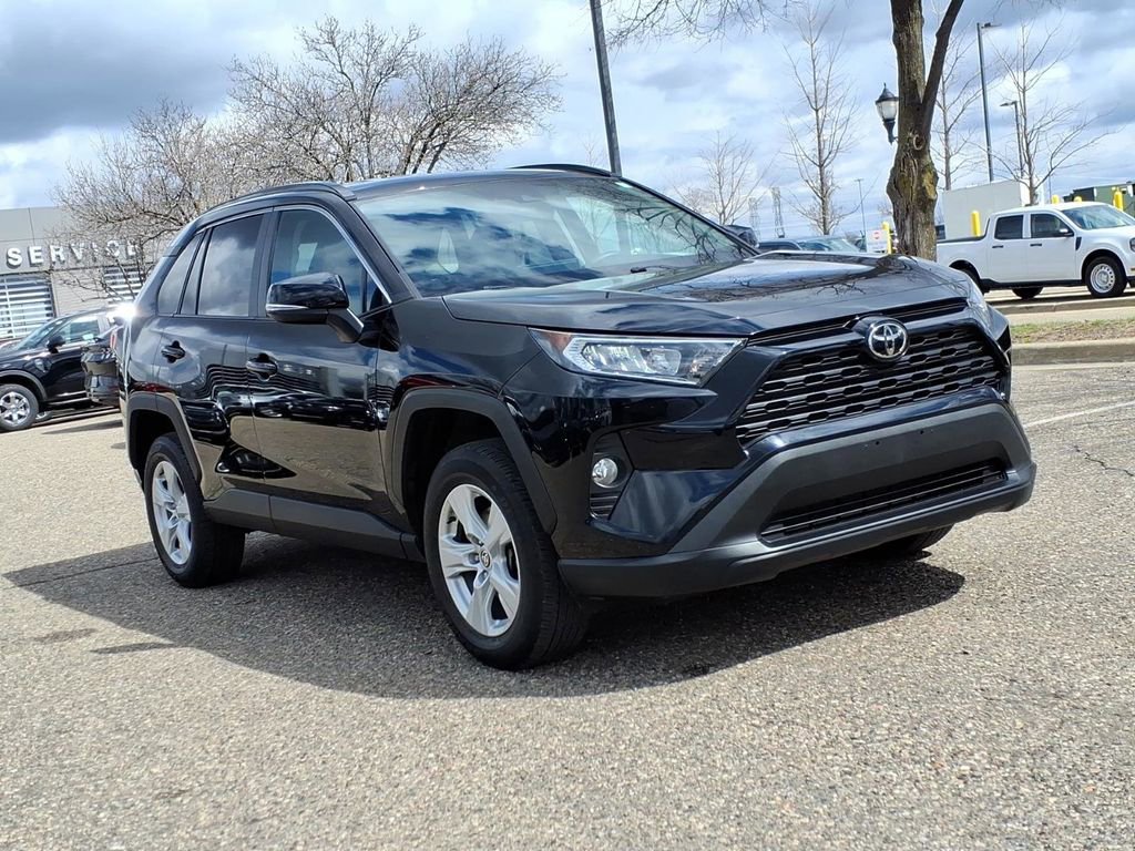 Used 2021 Toyota RAV4 XLE w/ XLE Grade Weather Package image 7