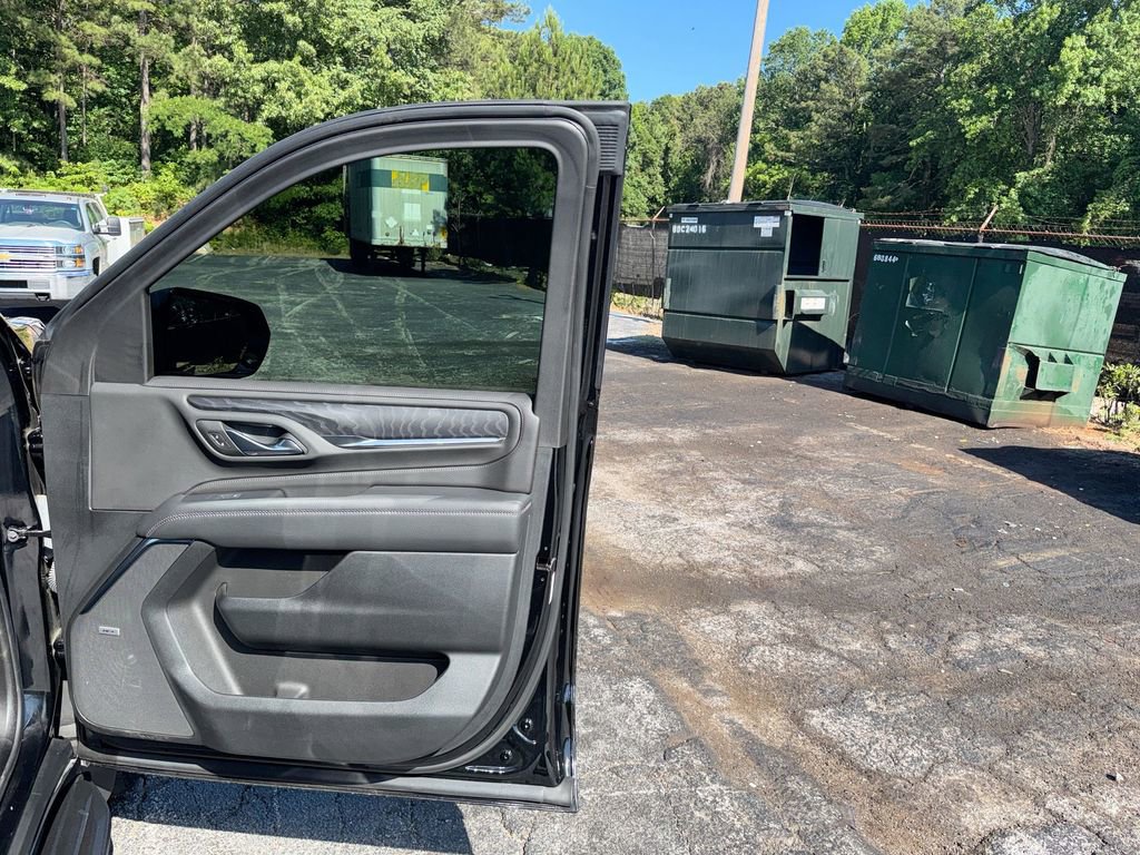 Used 2024 GMC Yukon XL Denali RWD image 32