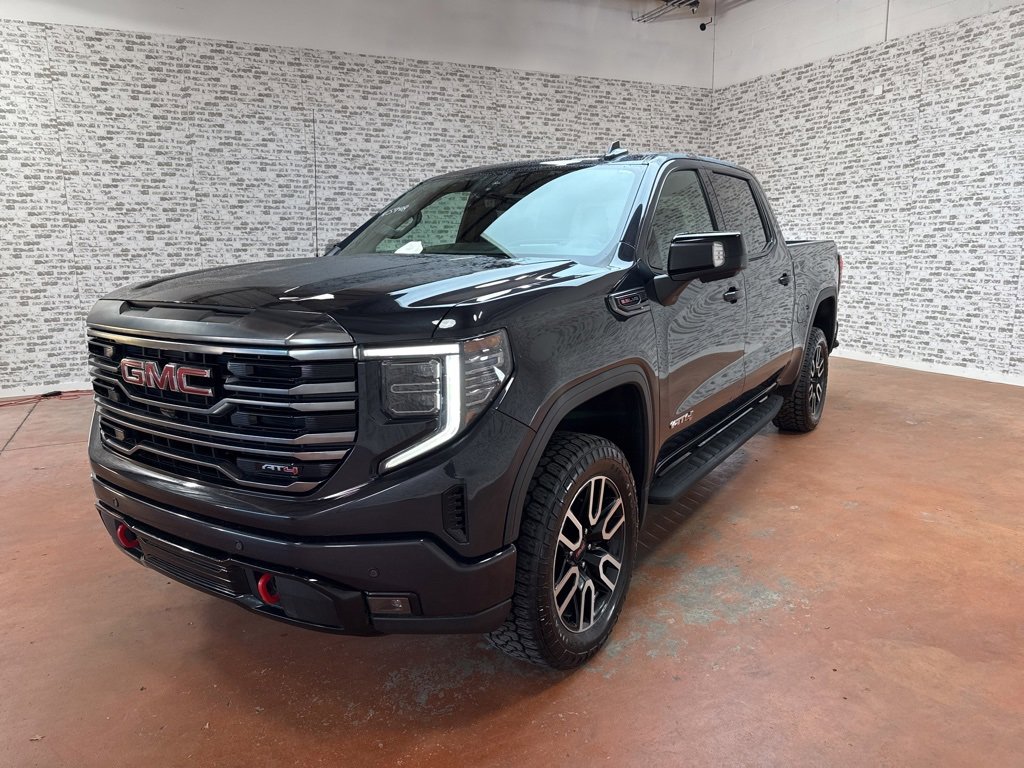 Used 2022 GMC Sierra 1500 AT4 w/ Technology Package image 3