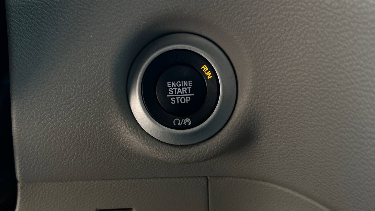 Used 2023 Chrysler Voyager LX image 30