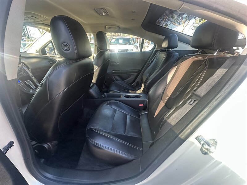 Used 2012 Chevrolet Volt Premium w/ Premium Trim Package FWD image 17