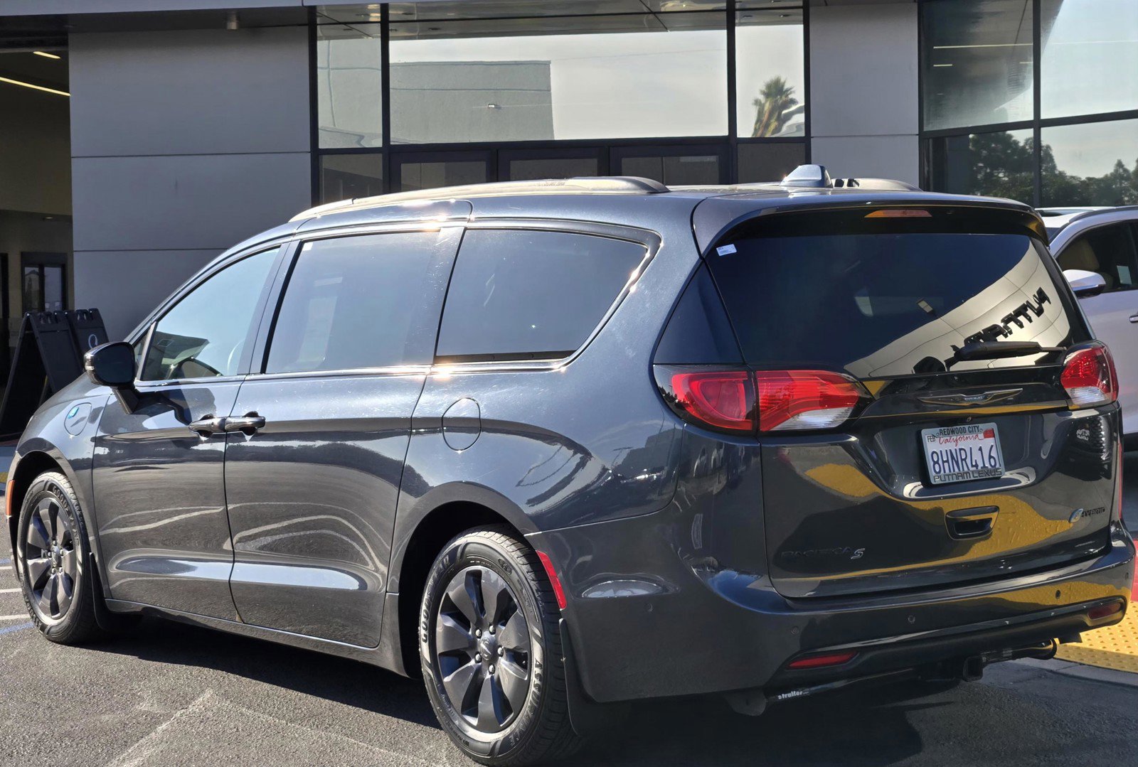 Used 2019 Chrysler Pacifica Limited w/ Advanced Safetytec Group image 7