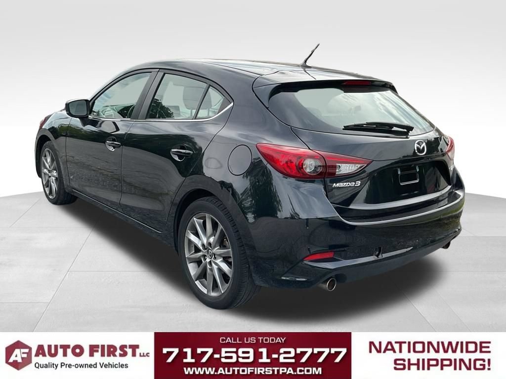 Used 2018 MAZDA MAZDA3 Touring FWD image 4
