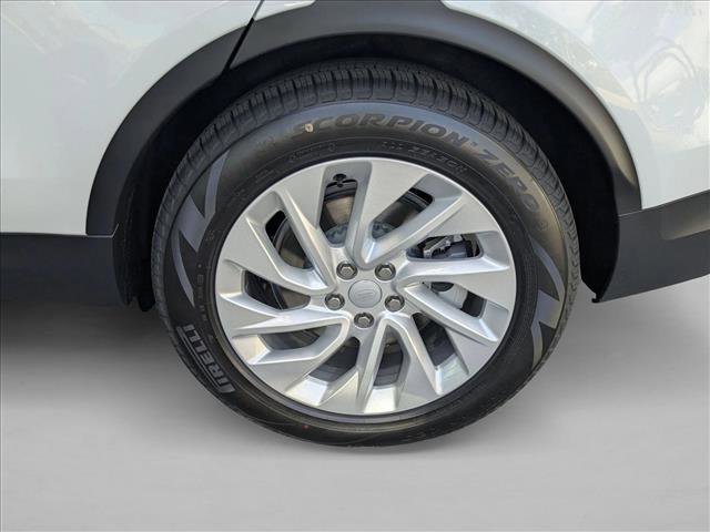 New 2026 Land Rover Discovery S image 10