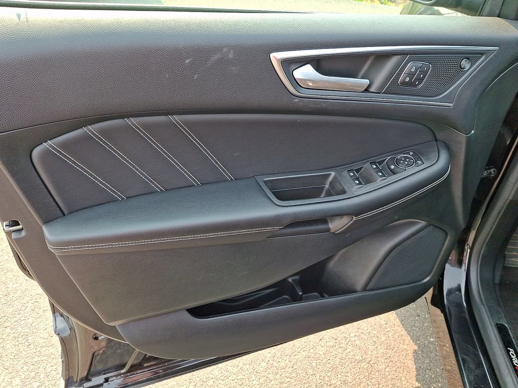 Used 2022 Ford Edge ST AWD/4WD image 14