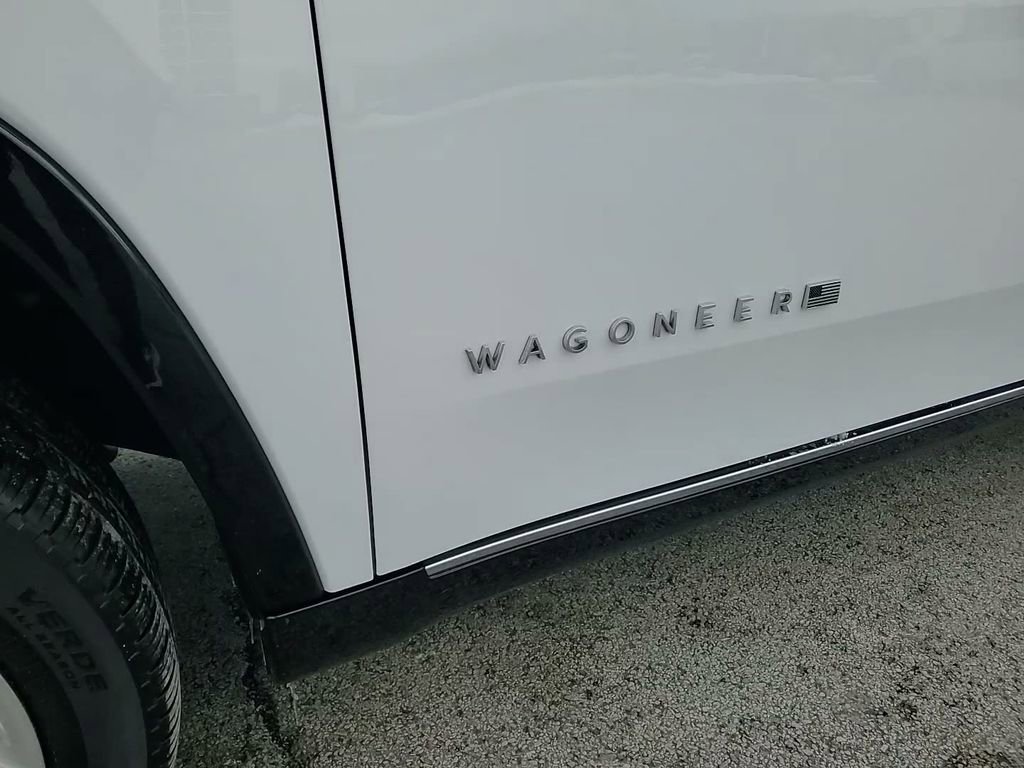 Certified 2024 Jeep Wagoneer Series III w/ Premium Group I image 18
