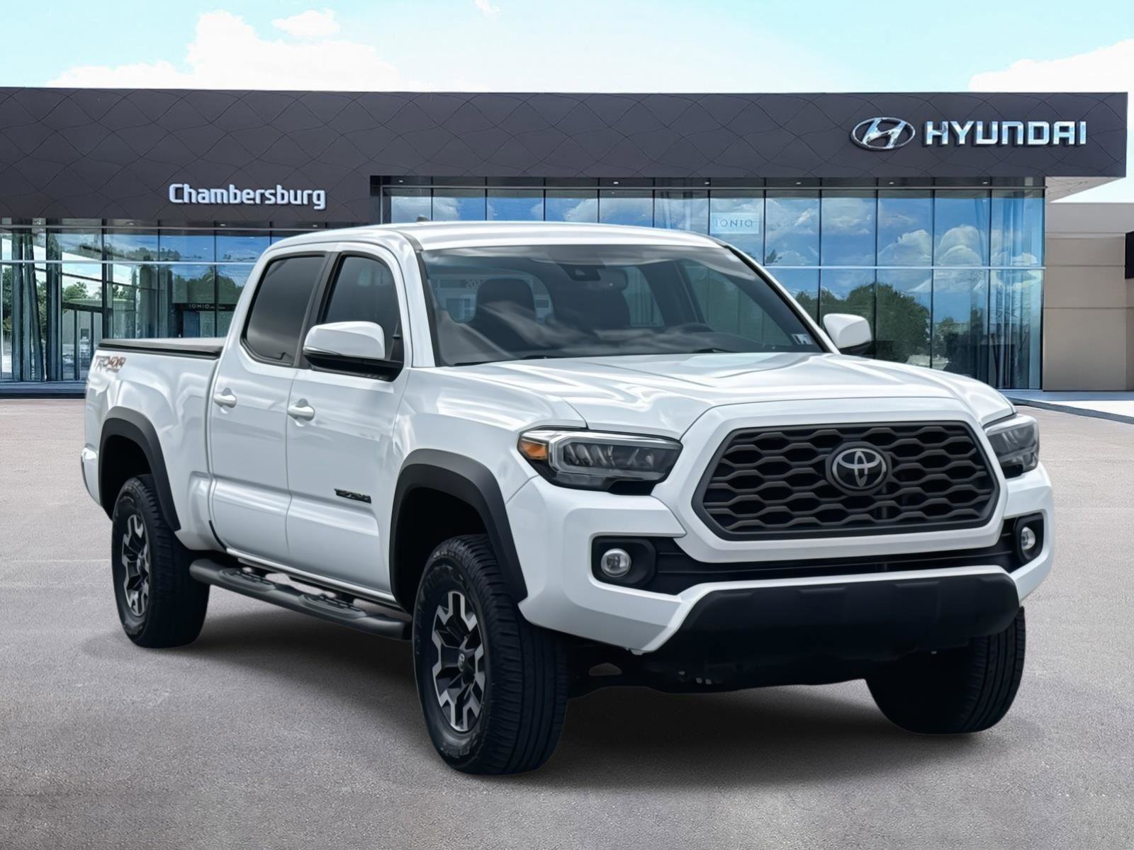 Used 2022 Toyota Tacoma TRD Off-Road image 1
