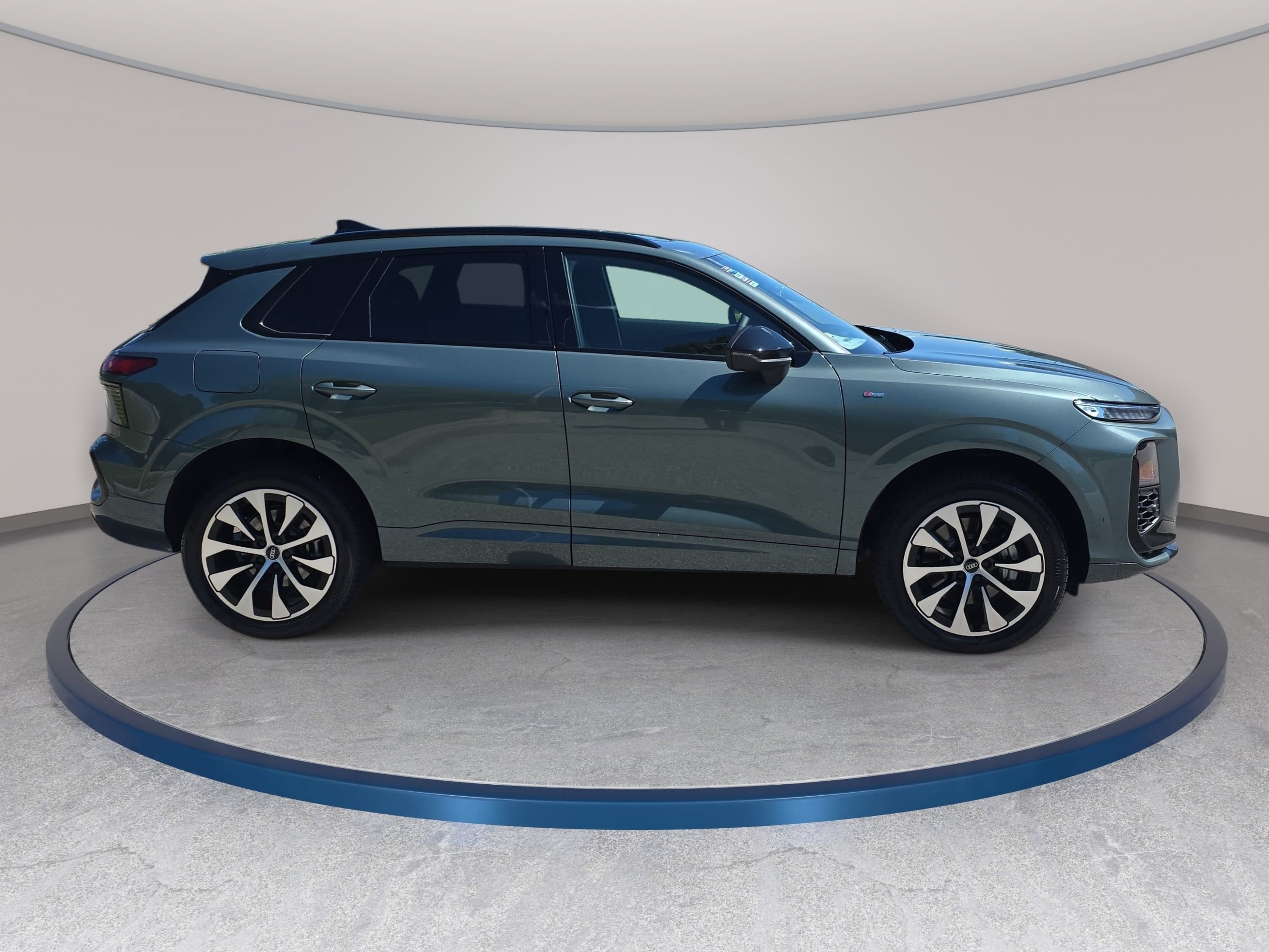 New 2026 Audi Q3 quattro 2.0T AWD/4WD image 4