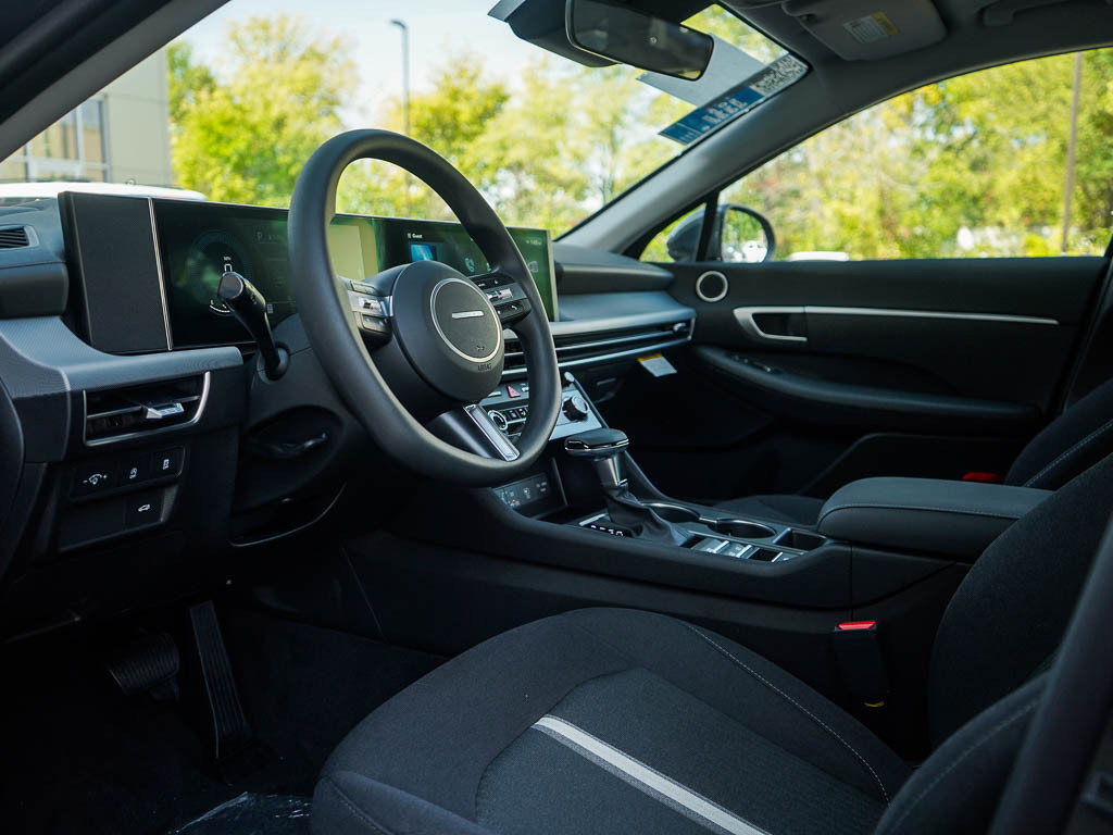 New 2026 Hyundai Sonata SE FWD image 16