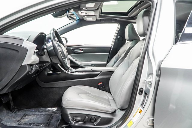 Used 2021 Toyota Avalon XLE w/ Moonroof Package image 40