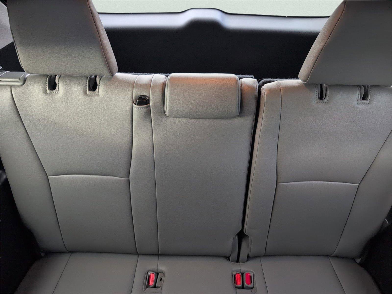 Used 2022 Toyota Highlander XLE image 32