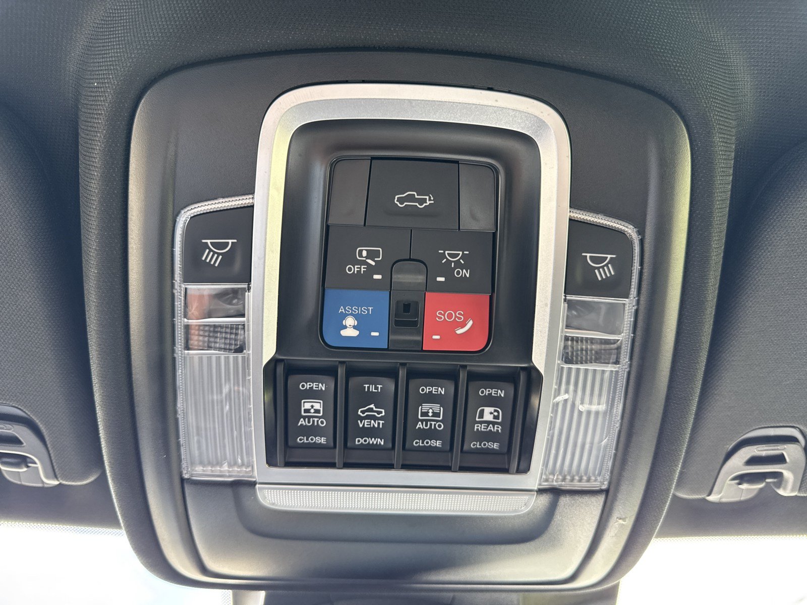 Used 2024 RAM 1500 Limited AWD/4WD image 25