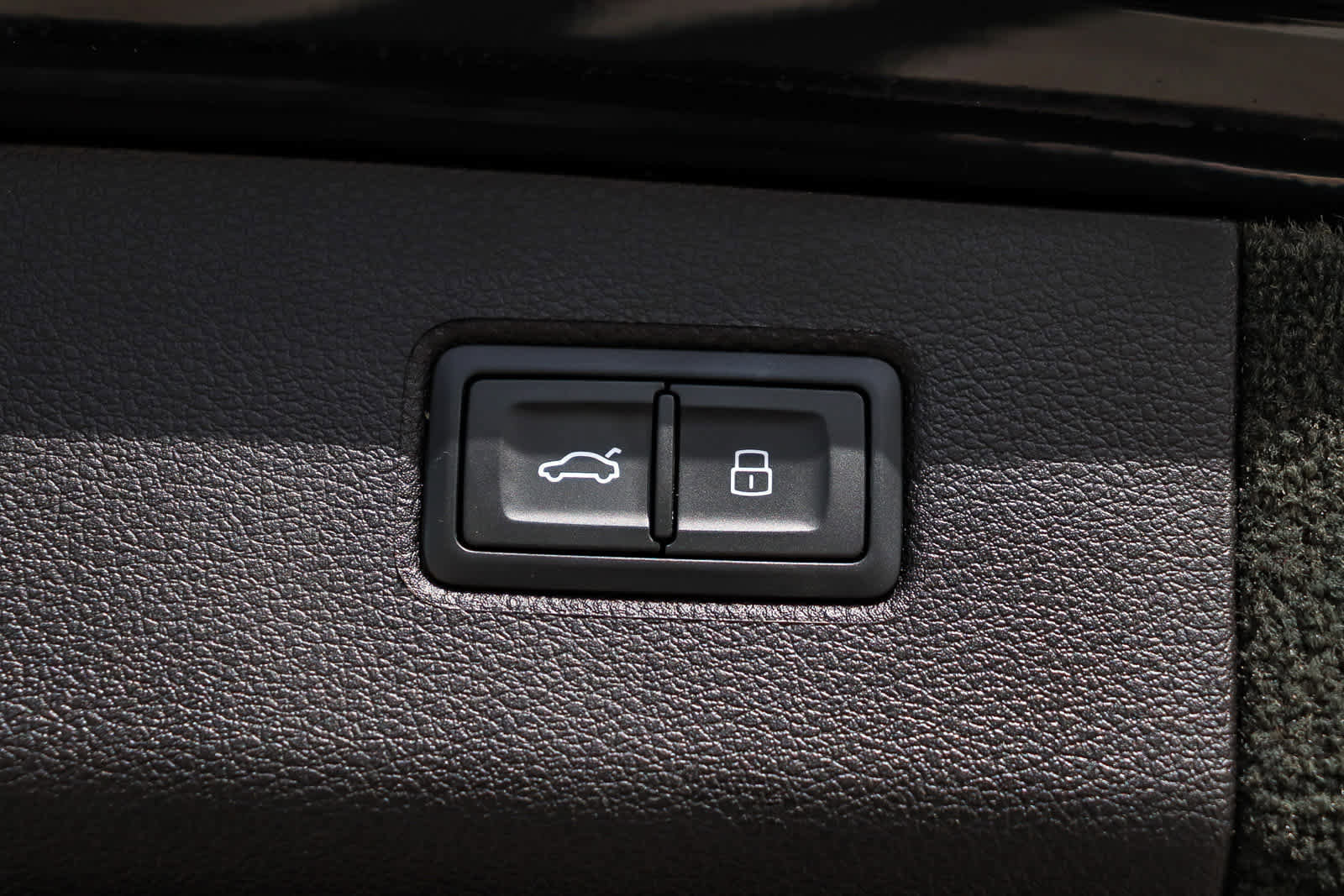 Used 2021 Bentley Bentayga image 41