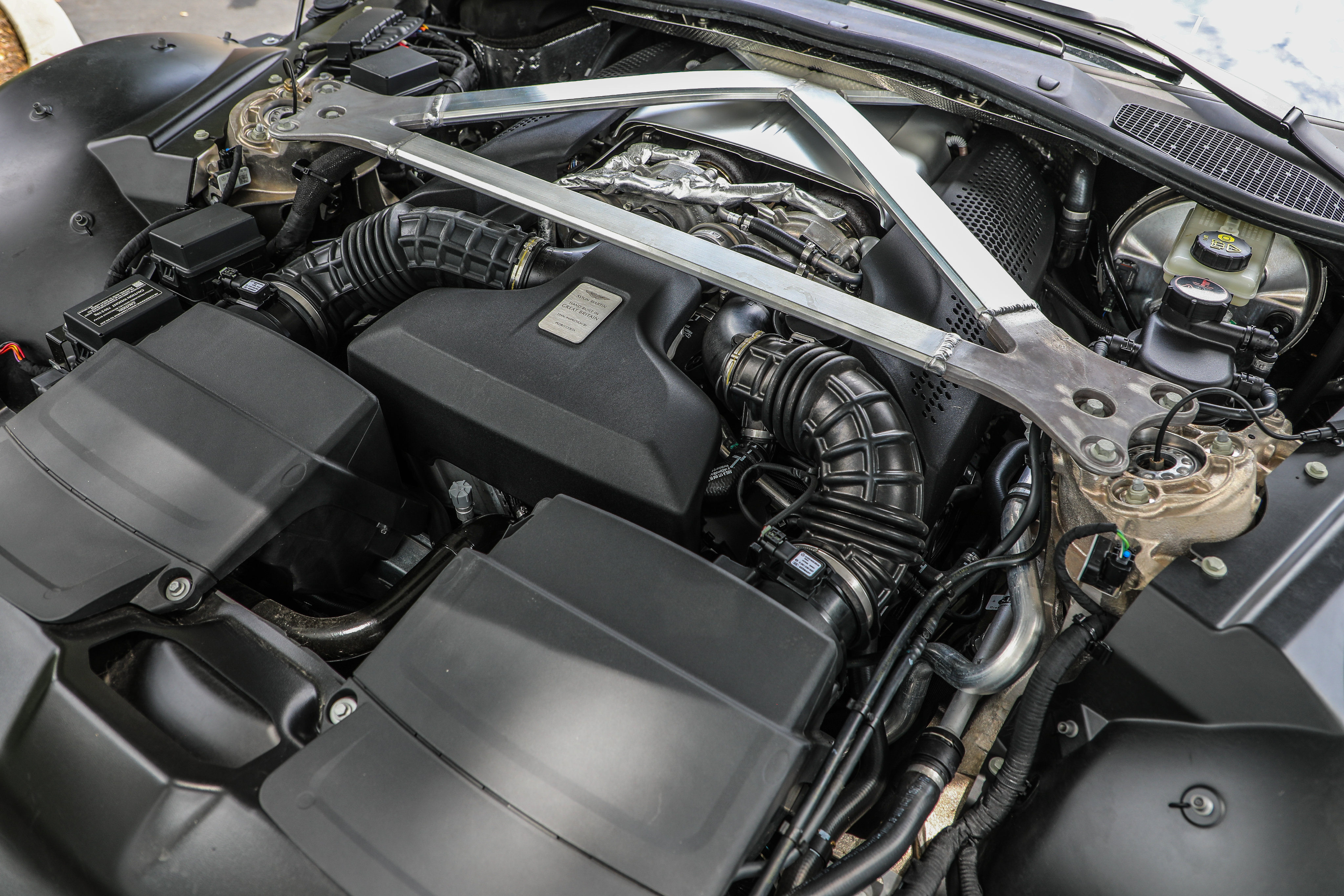 Used 2023 Aston Martin V8 Vantage Roadster RWD image 11