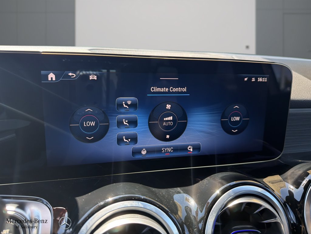 New 2026 Mercedes-Benz GLB 250 4MATIC image 9