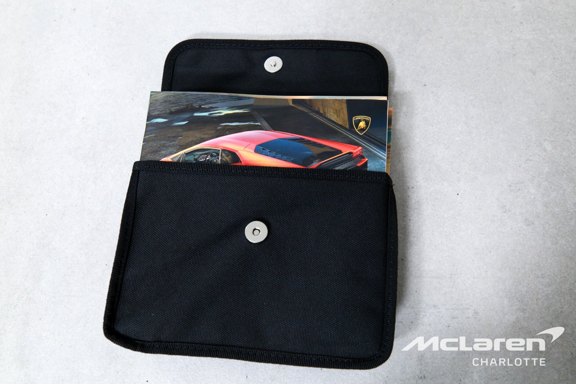 Used 2022 Lamborghini Huracan EVO image 22