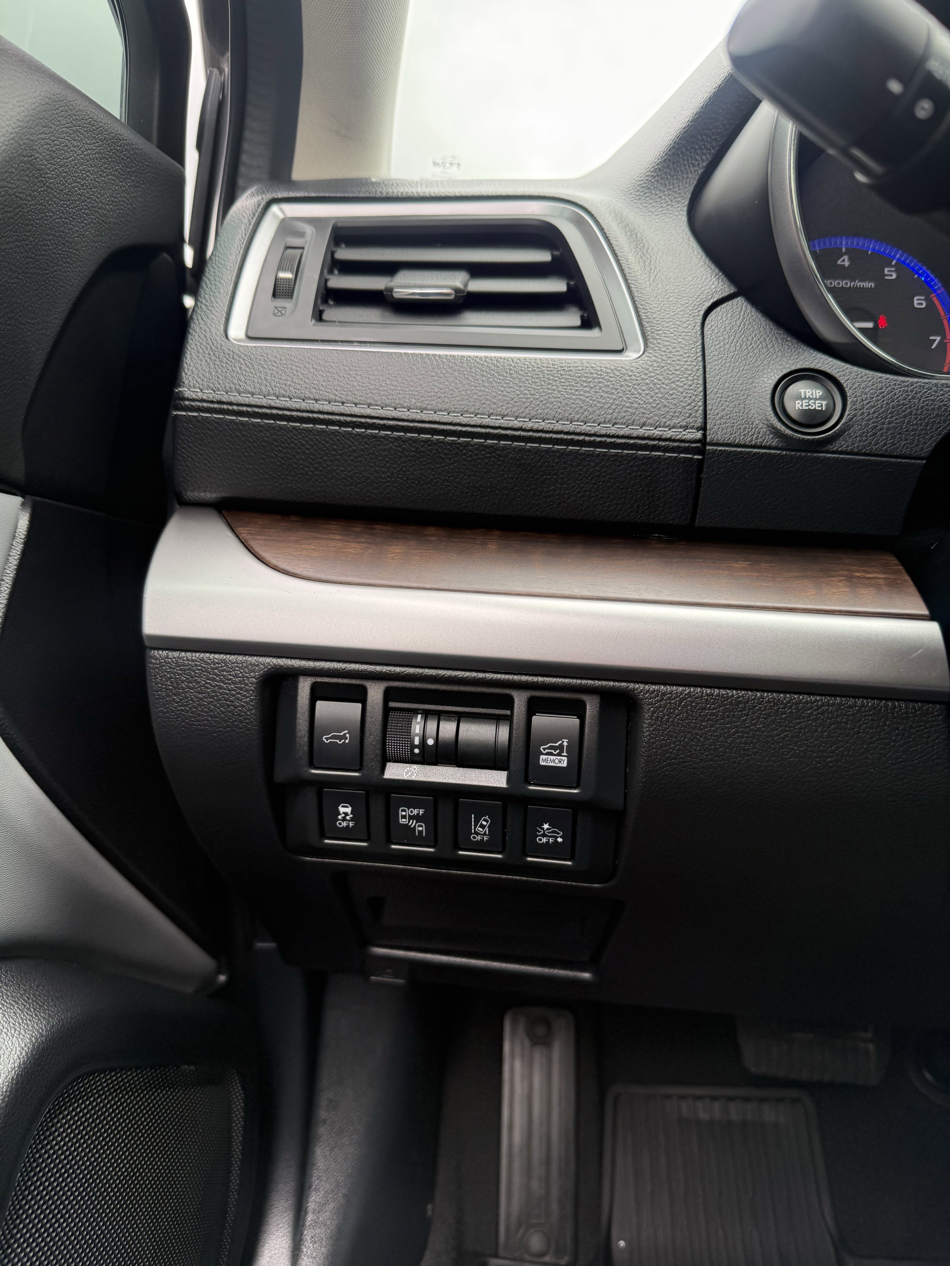 Used 2021 Subaru Outback Limited AWD/4WD image 26