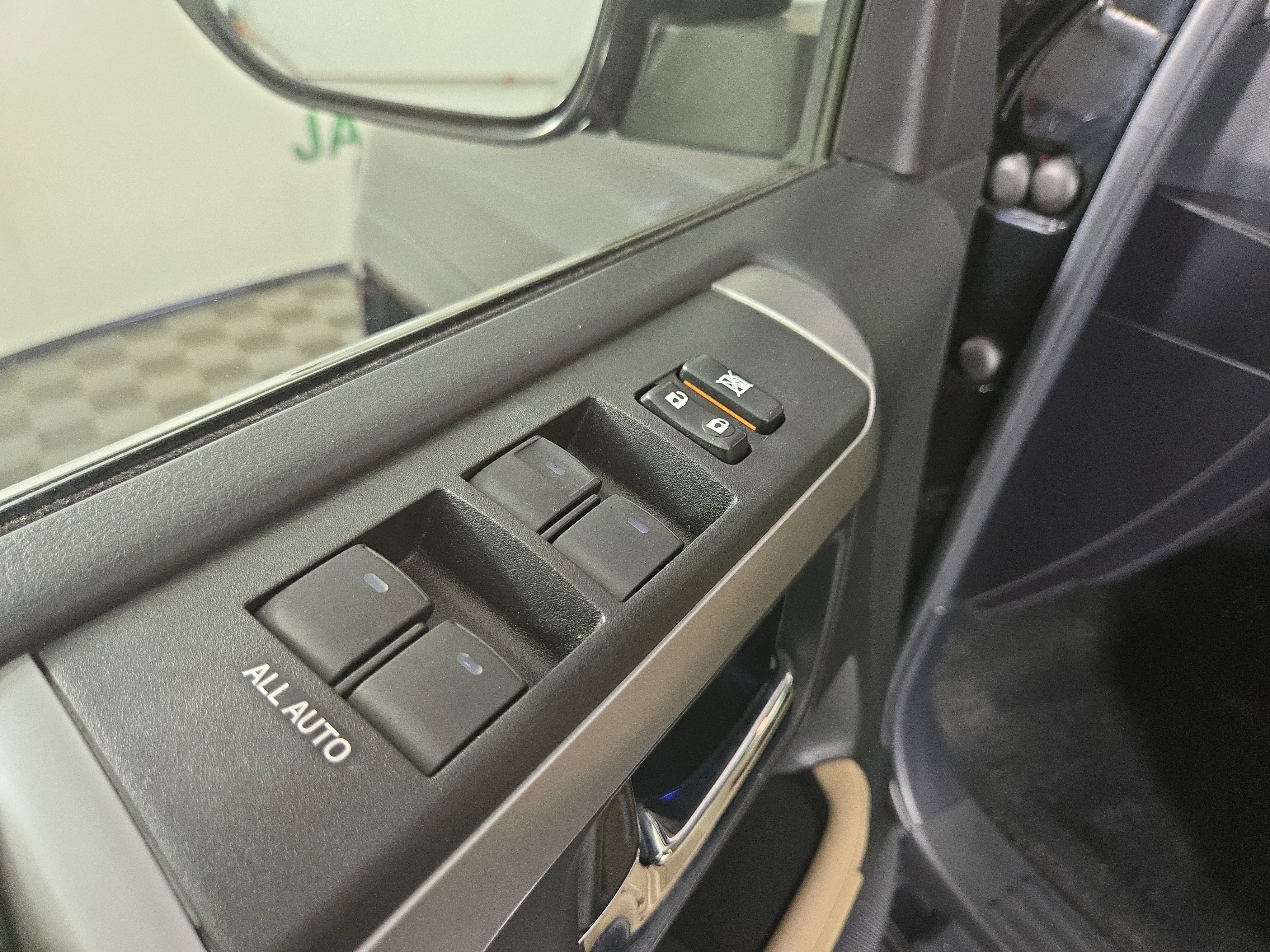 Used 2016 Toyota 4Runner Limited image 31