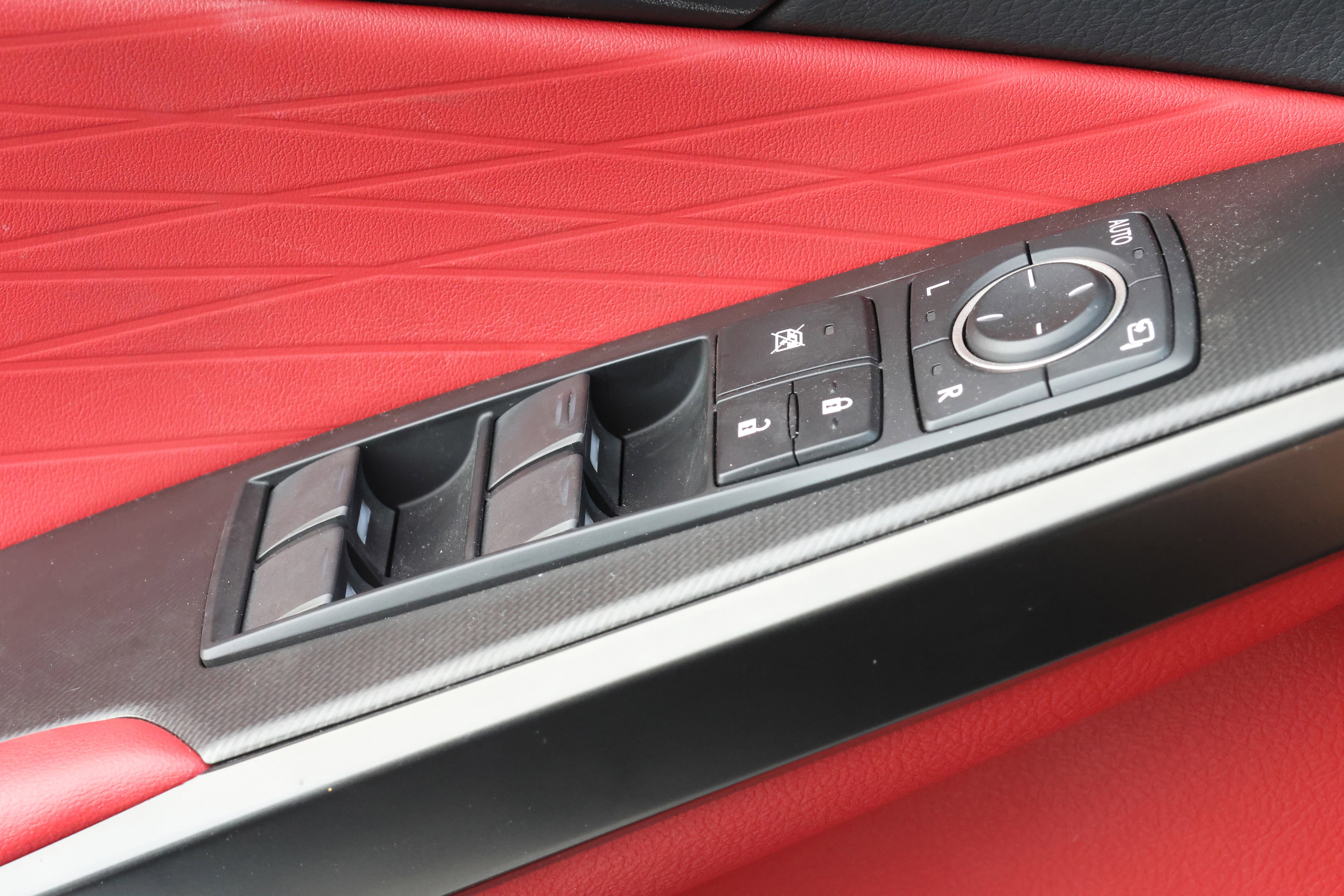 Used 2025 Lexus IS 350 F Sport image 14