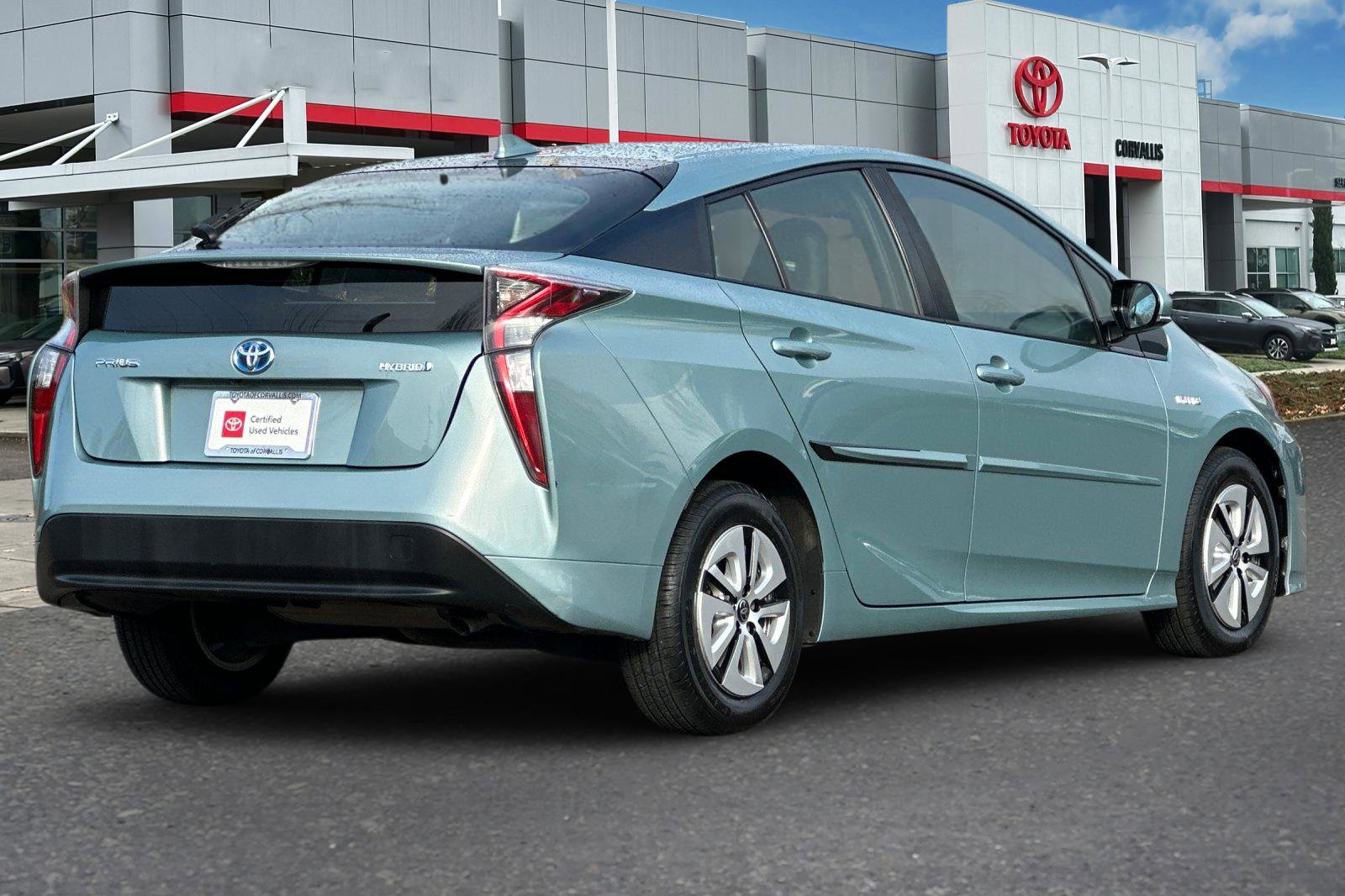 Used 2016 Toyota Prius Four image 4